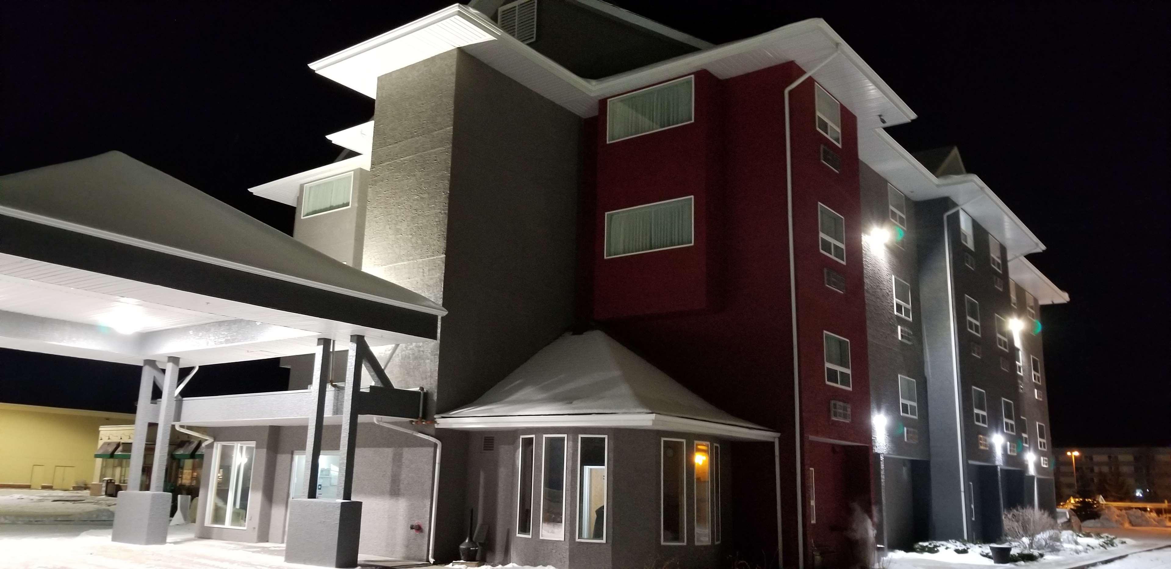 SureStay Plus Hotel by Best Western Lethbridge Exterior foto